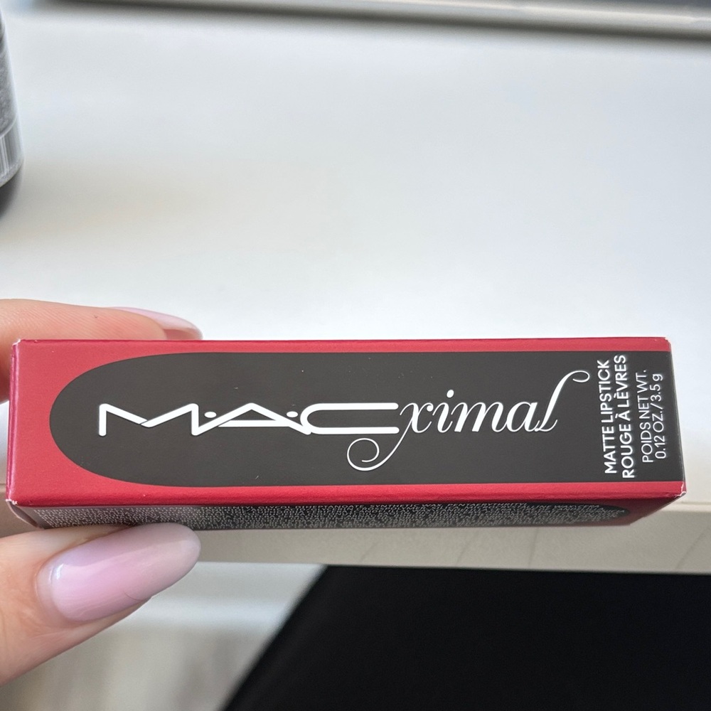 MAC Maximal Matte Lipstick Ruby Woo BNIB